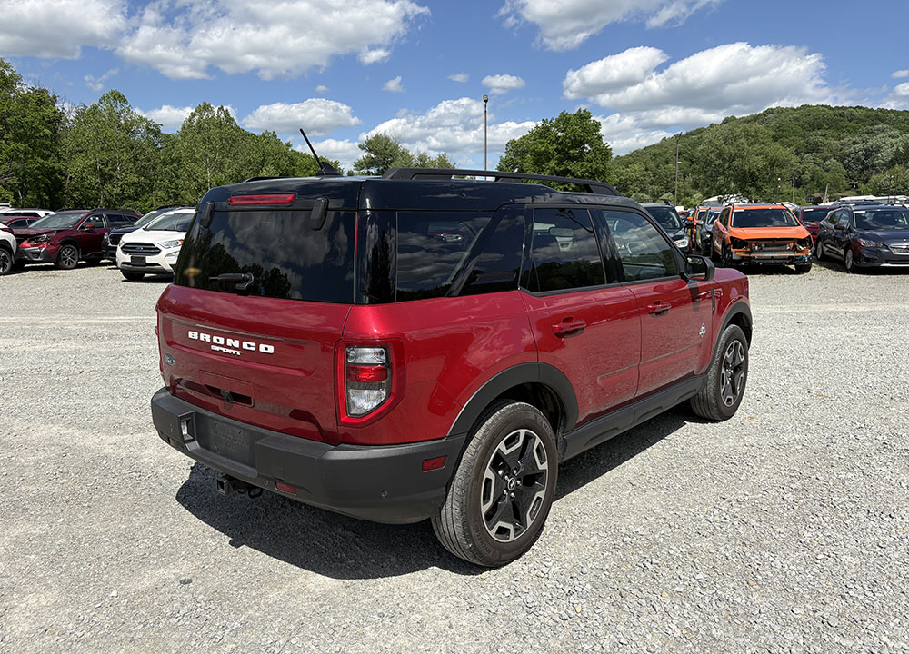
								2021 Ford Bronco Sport Outer Banks full									