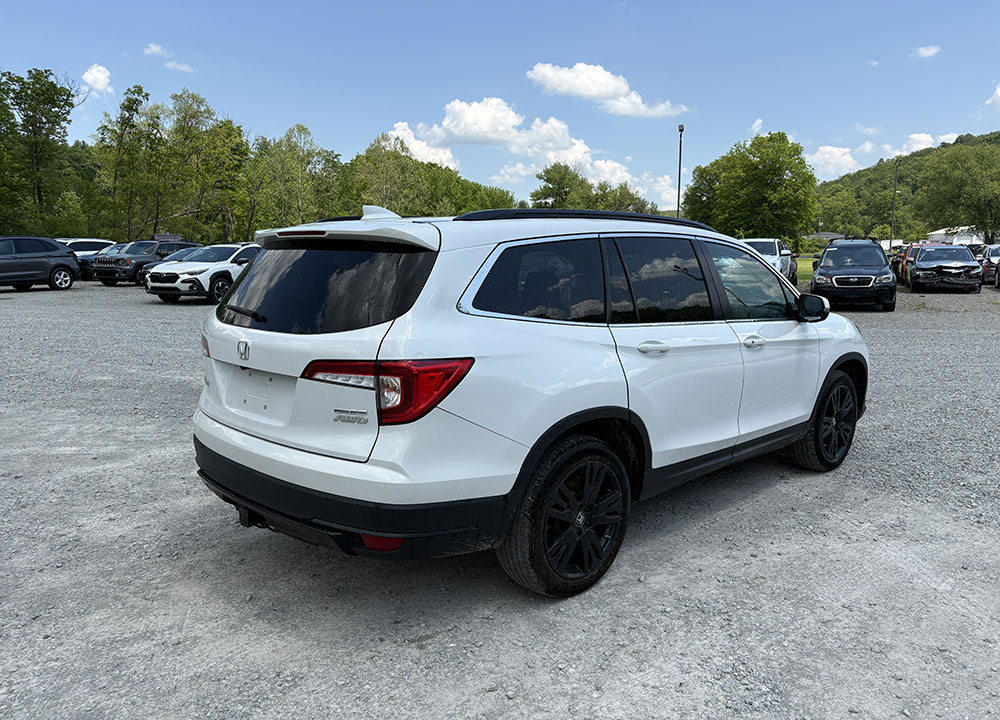
								2022 Honda Pilot SE full									
