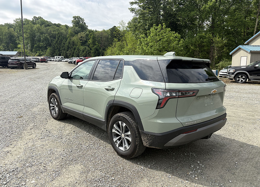 
								2026 Chevrolet Equinox LT full									