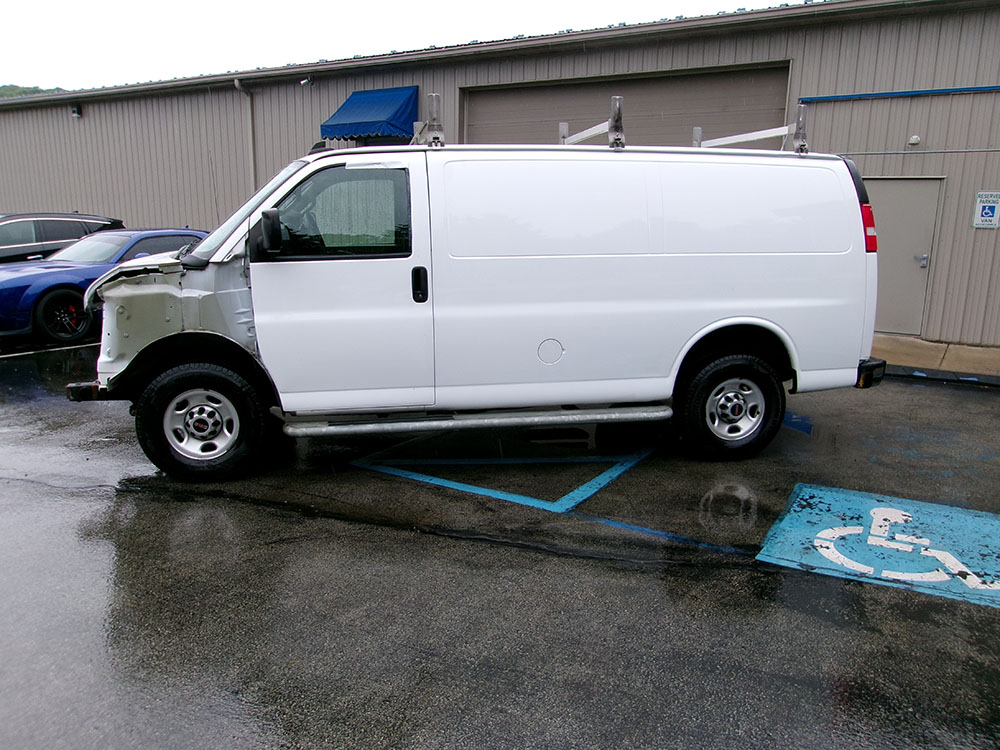 
								2021 GMC Savanna 2500 full									