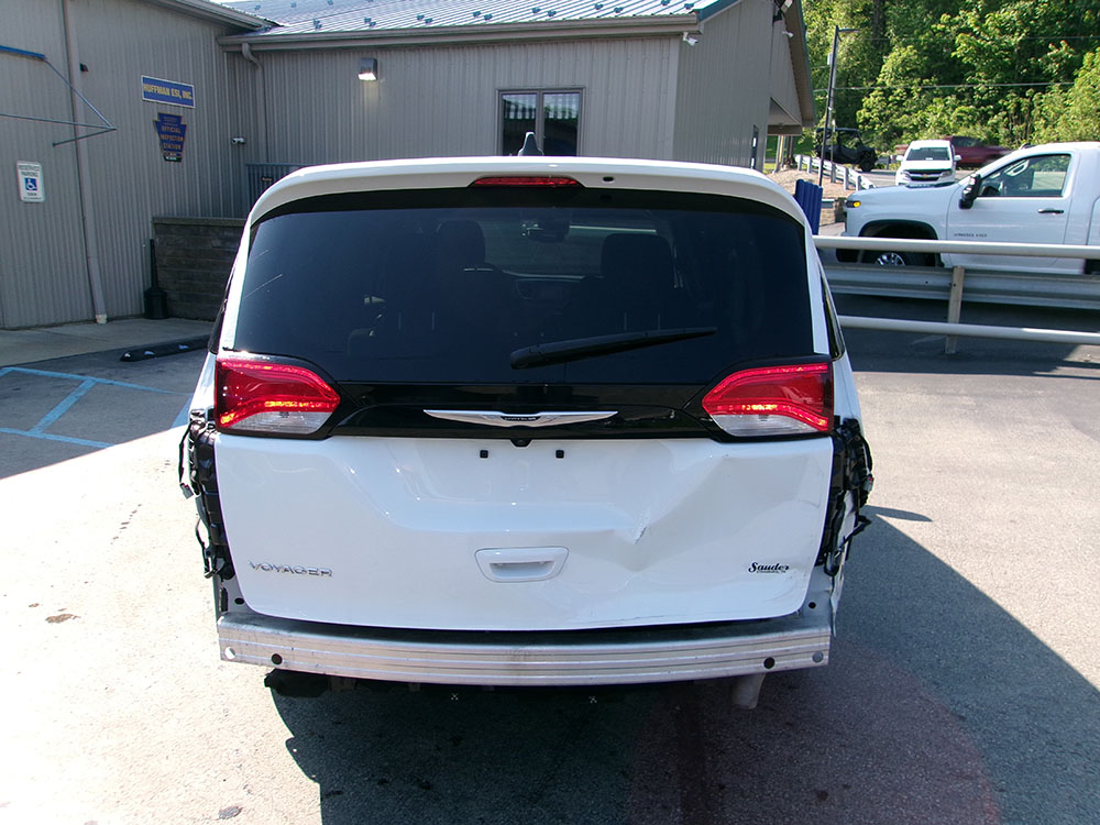 
								CHRYSLER VOYAGER LX full									