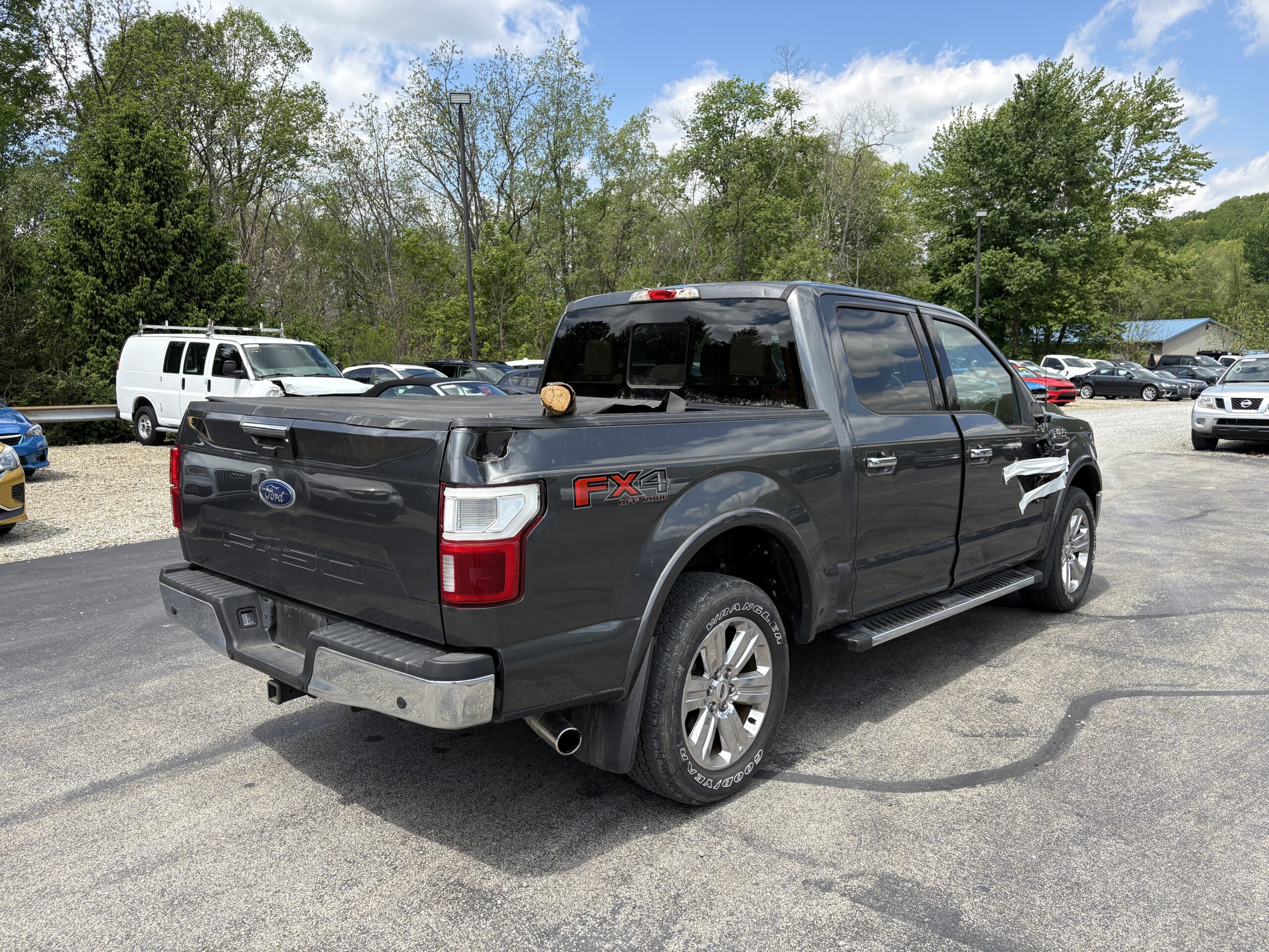 
								FORD F-150 LARIAT FX4 SUPER CREW CAB full									
