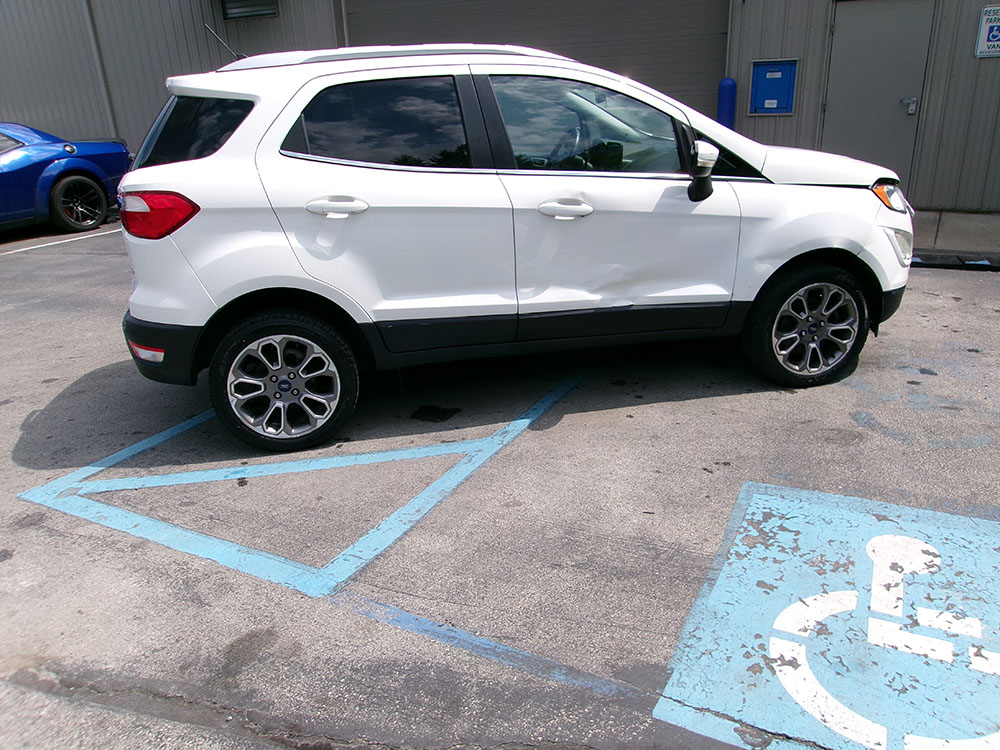 
								FORD ECOSPORT TITANIUM full									