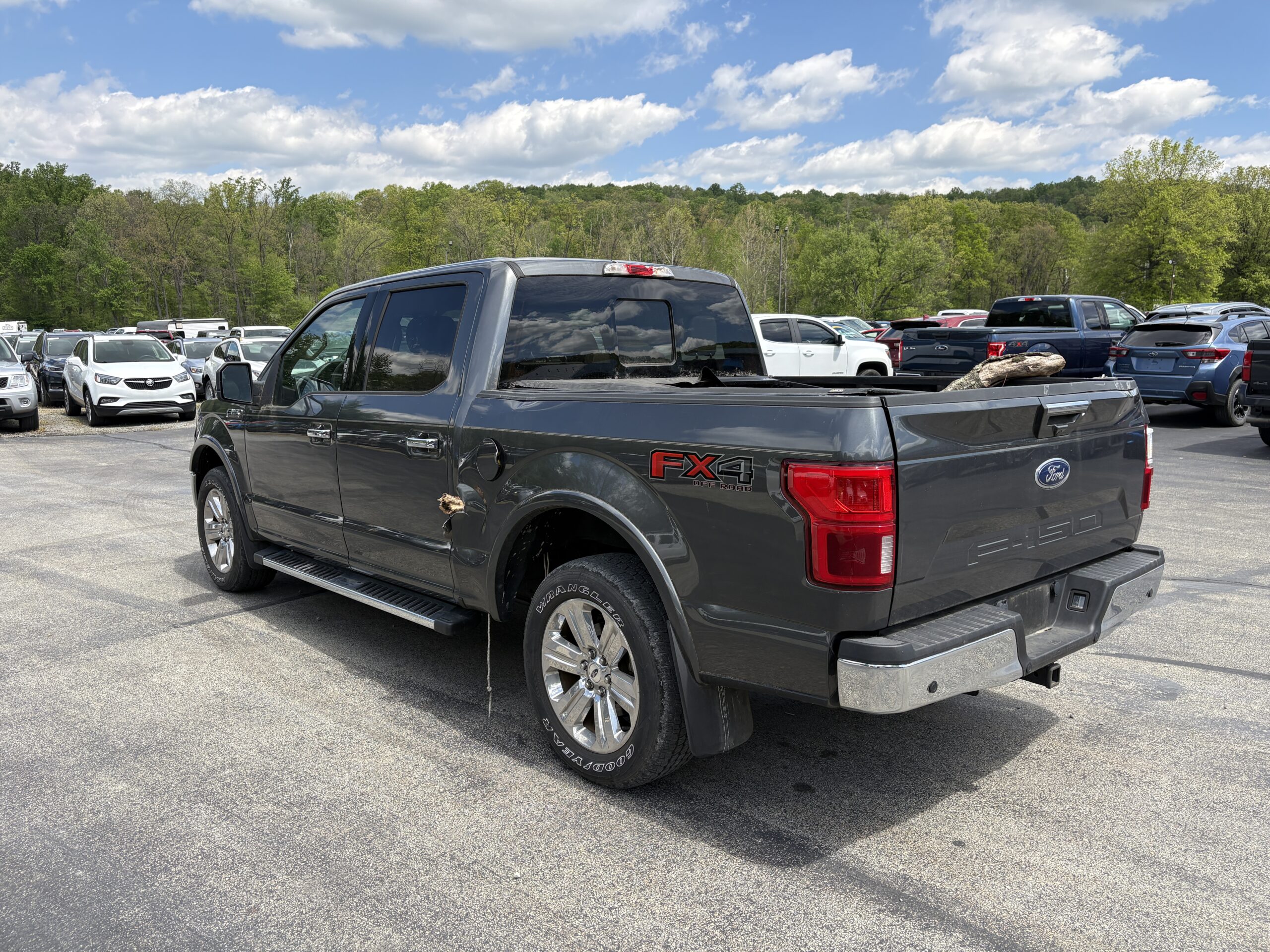 
								FORD F-150 LARIAT FX4 SUPER CREW CAB full									
