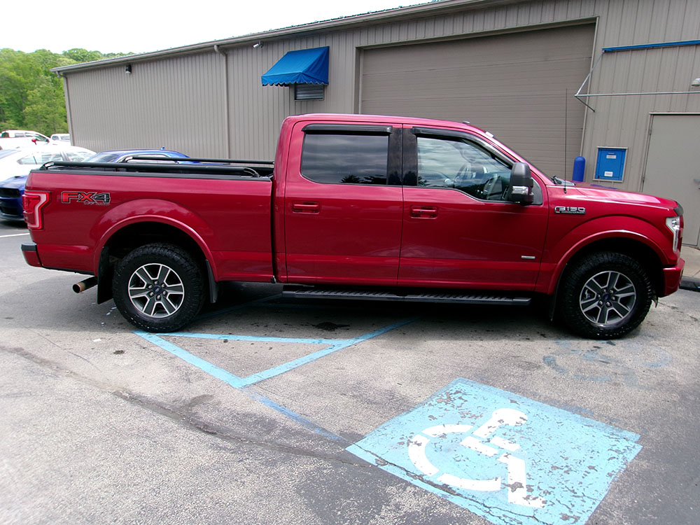
								FORD F-150 LARIAT SUPER CREW CAB full									