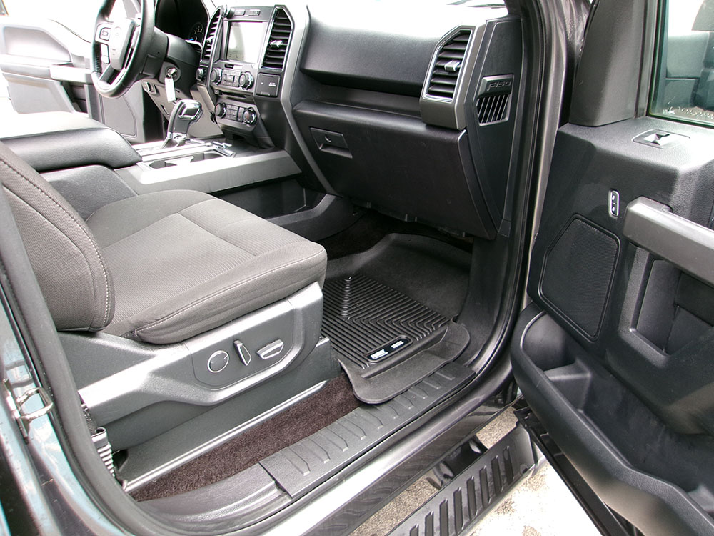 
								FORD F-150 XLT SUPER CREW CAB full									