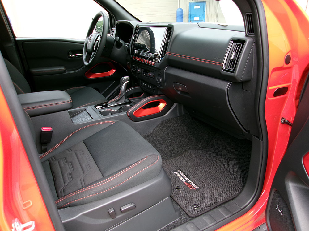 
								2025 Nissan Frontier Pro-4X Crew Cab full									