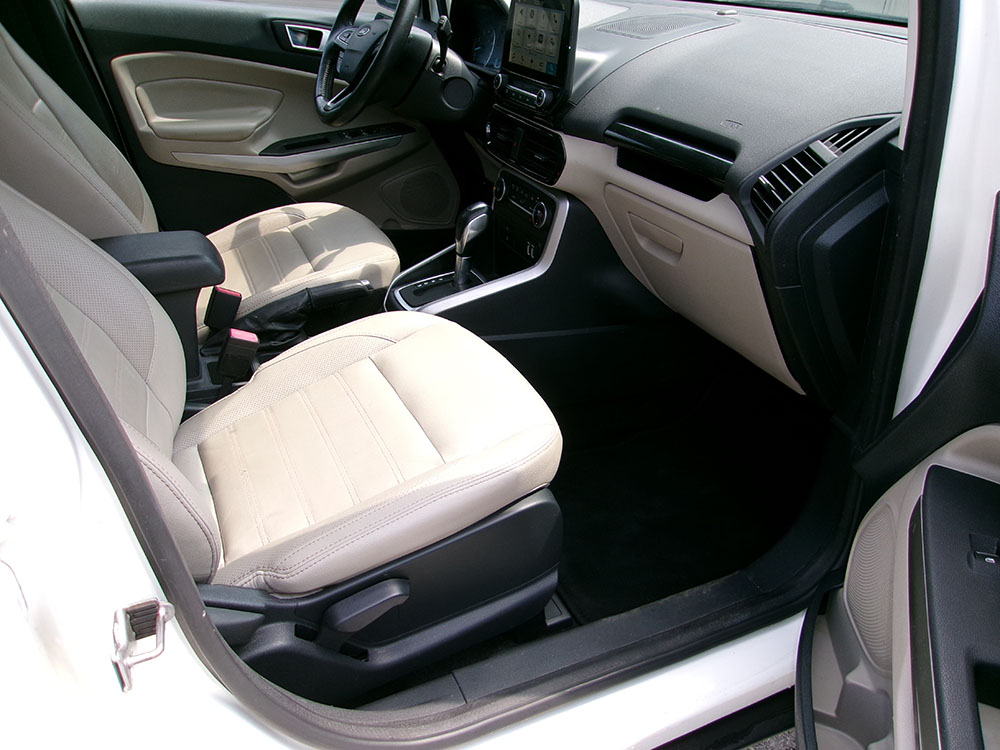 
								FORD ECOSPORT TITANIUM full									