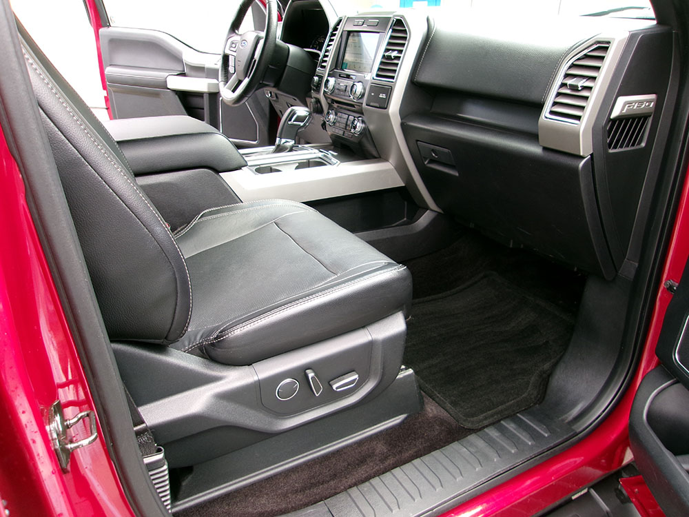 
								FORD F-150 LARIAT SUPER CREW CAB full									