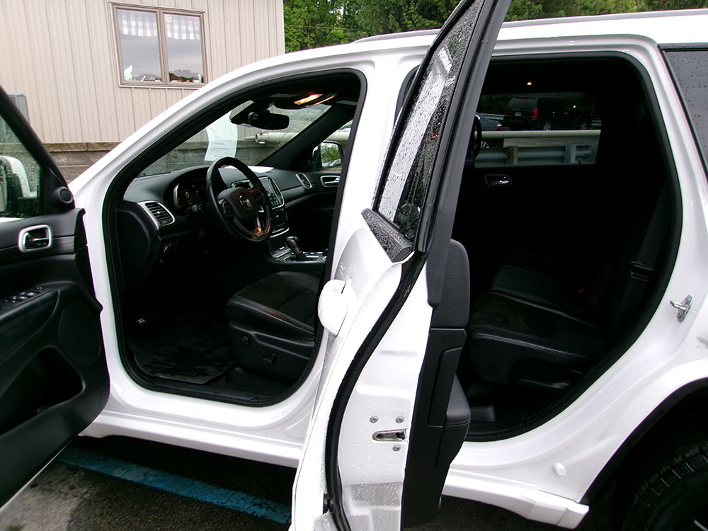 
								2022 Jeep Grand Cherokee Laredo full									