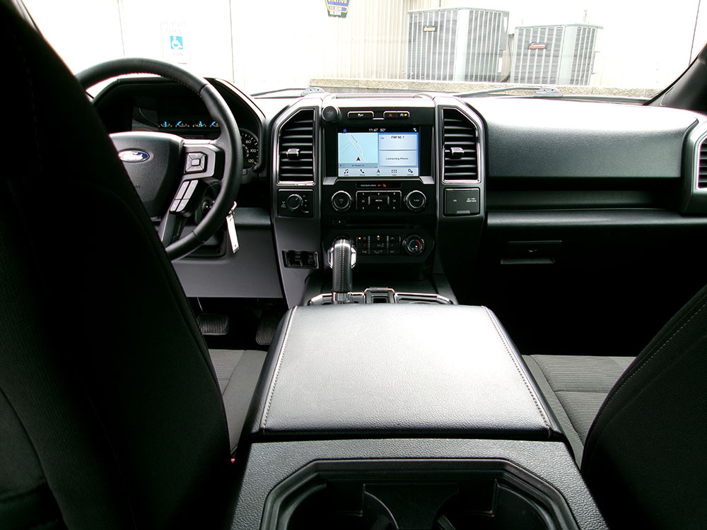 
								FORD F-150 XLT SUPER CREW CAB full									