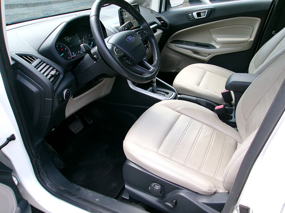 
								FORD ECOSPORT TITANIUM full									