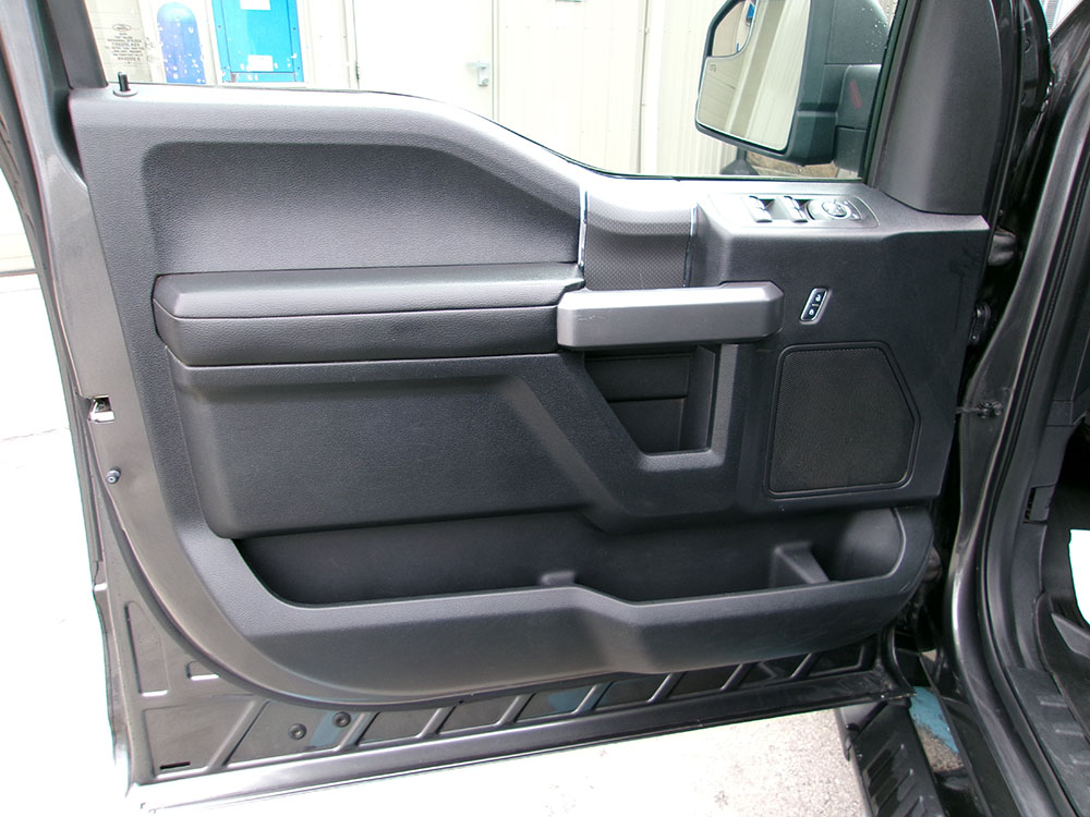 
								FORD F-150 XLT SUPER CREW CAB full									