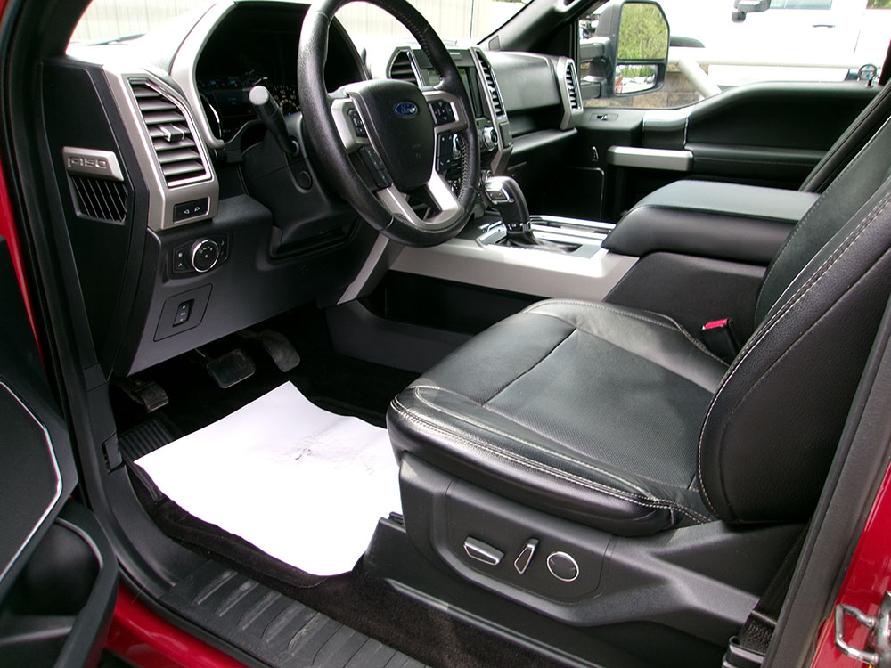 
								FORD F-150 LARIAT SUPER CREW CAB full									