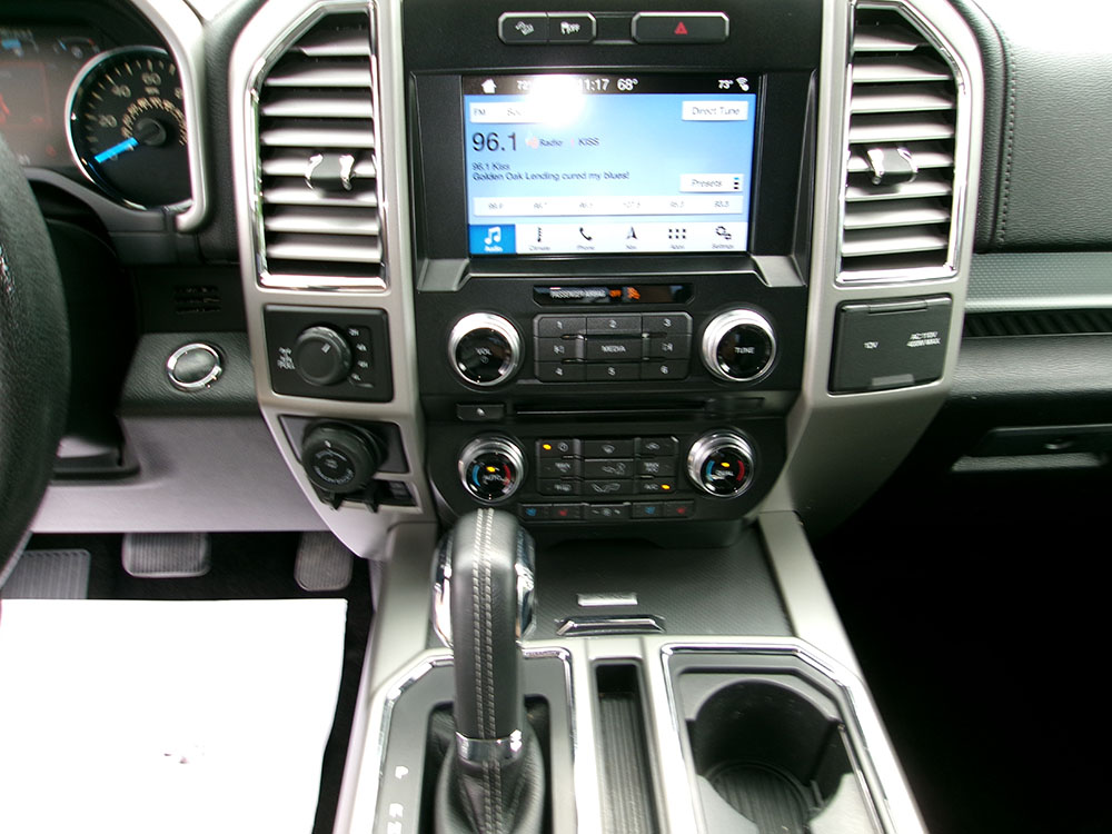 
								FORD F-150 LARIAT SUPER CREW CAB full									