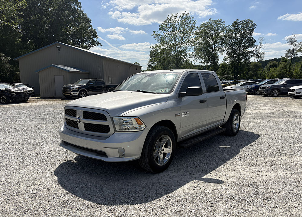 2016 RAM 1500 Express 4x4 Crew Cab 5'7" (Fleet)'s photo