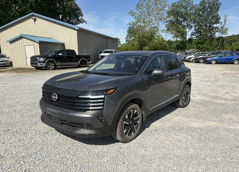 2025 Nissan Kicks 2.0 SV AWD's photo