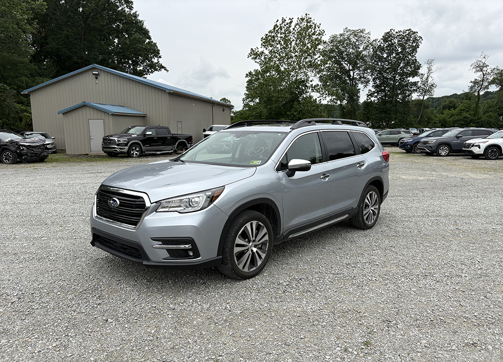 2022 Subaru Ascent Touring's photo