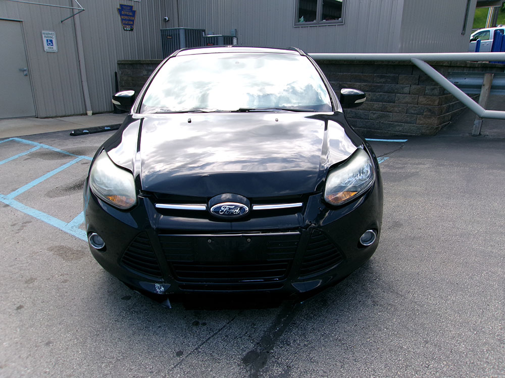 
								2014 Ford Focus Titanium full									