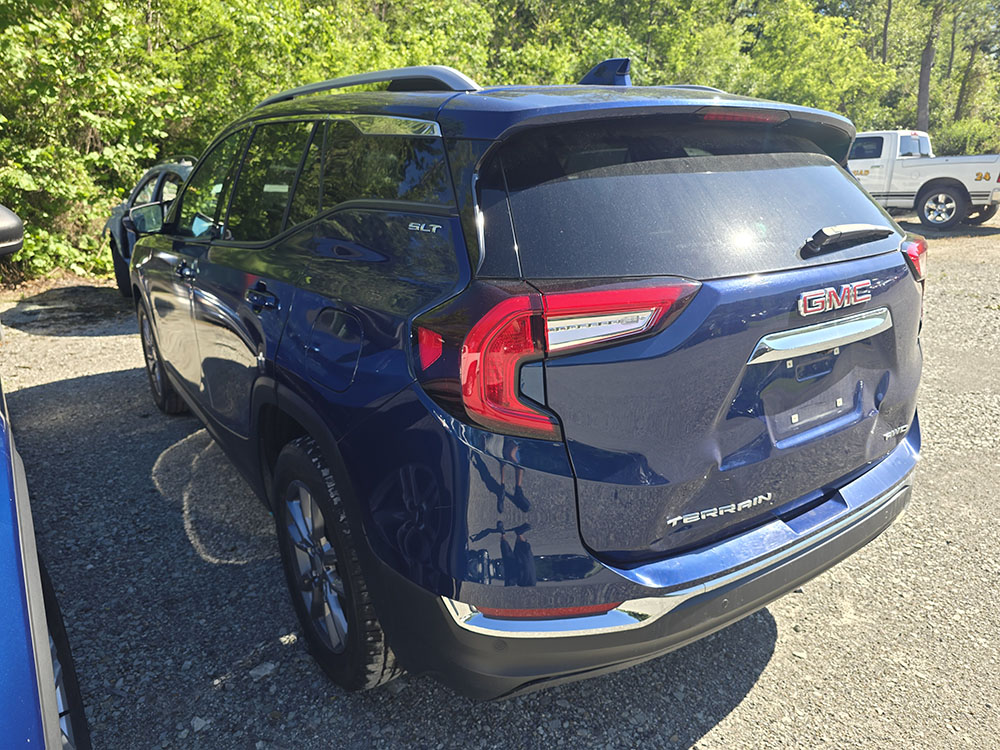 
								2022 GMC Terrain SLT full									