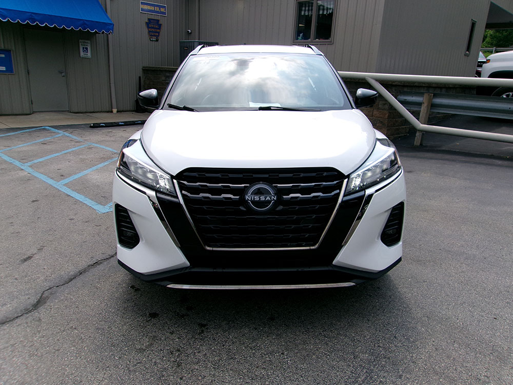 
								2024 Nissan Kicks SR full									