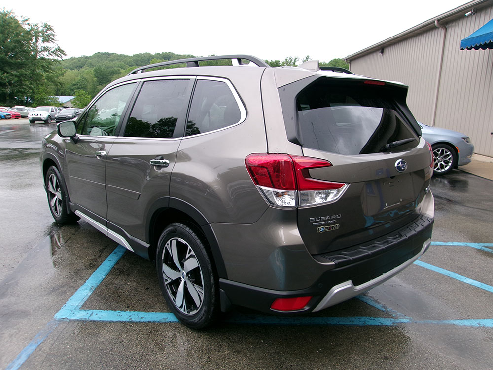 
								2019 Subaru Forester Touring full									