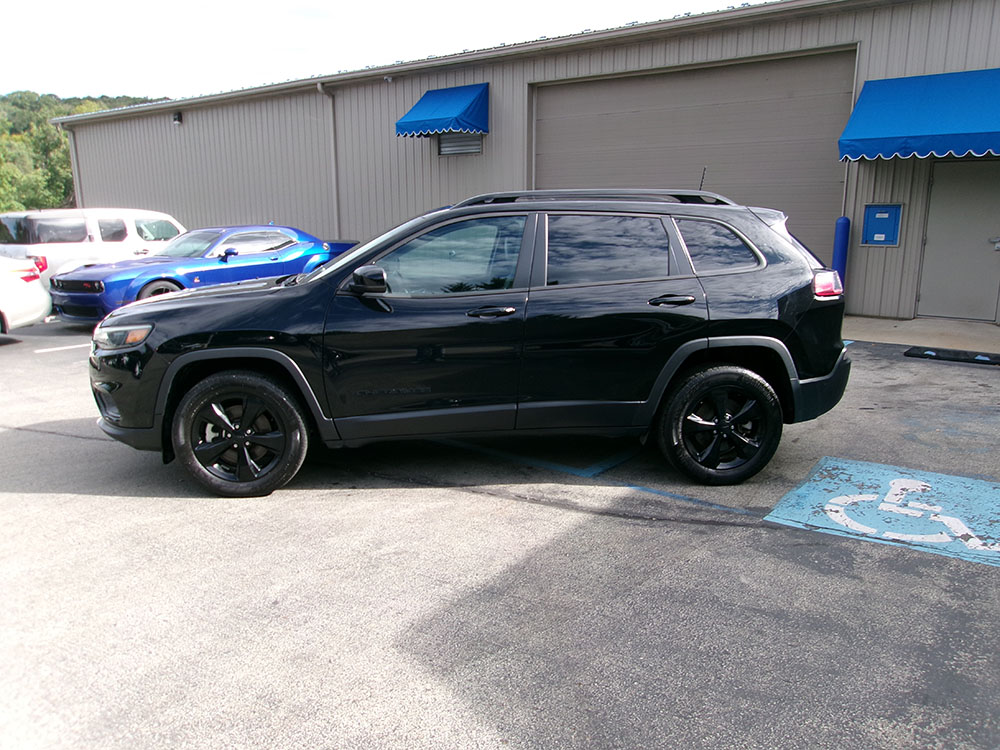 
								2023 Jeep Cherokee Altitude full									