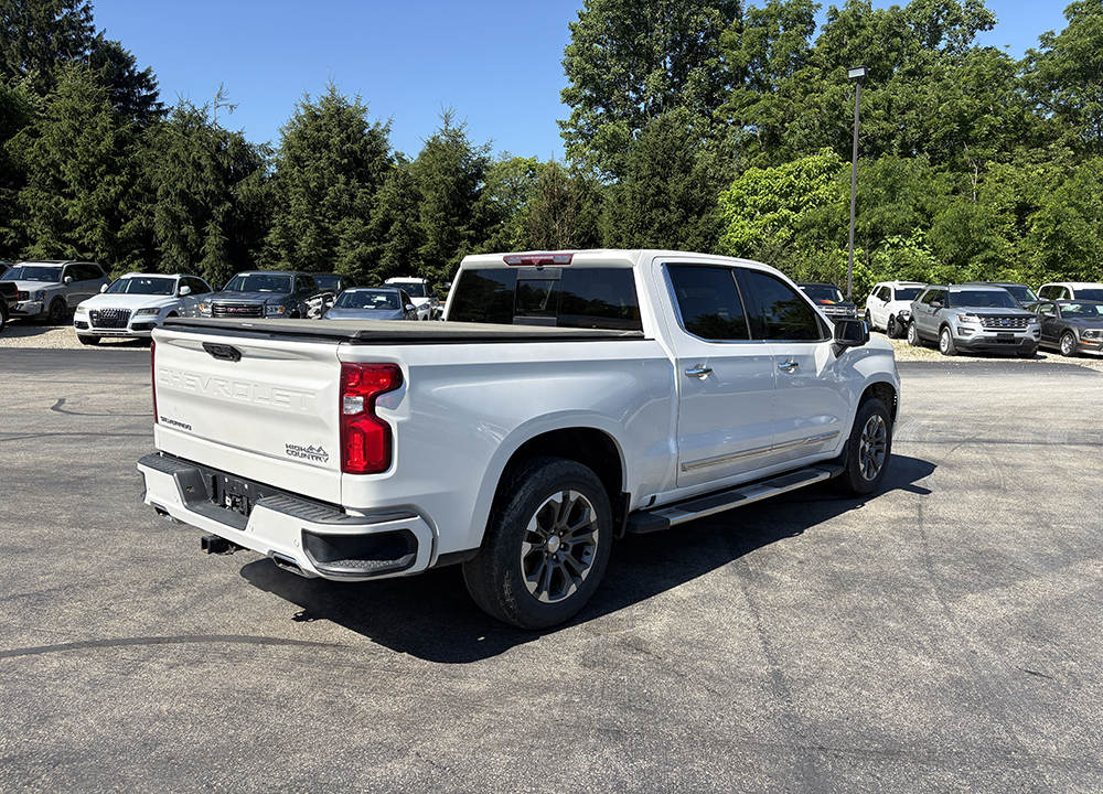 
								2023 Chevrolet Silverado 1500 High Country Crew Cab full									