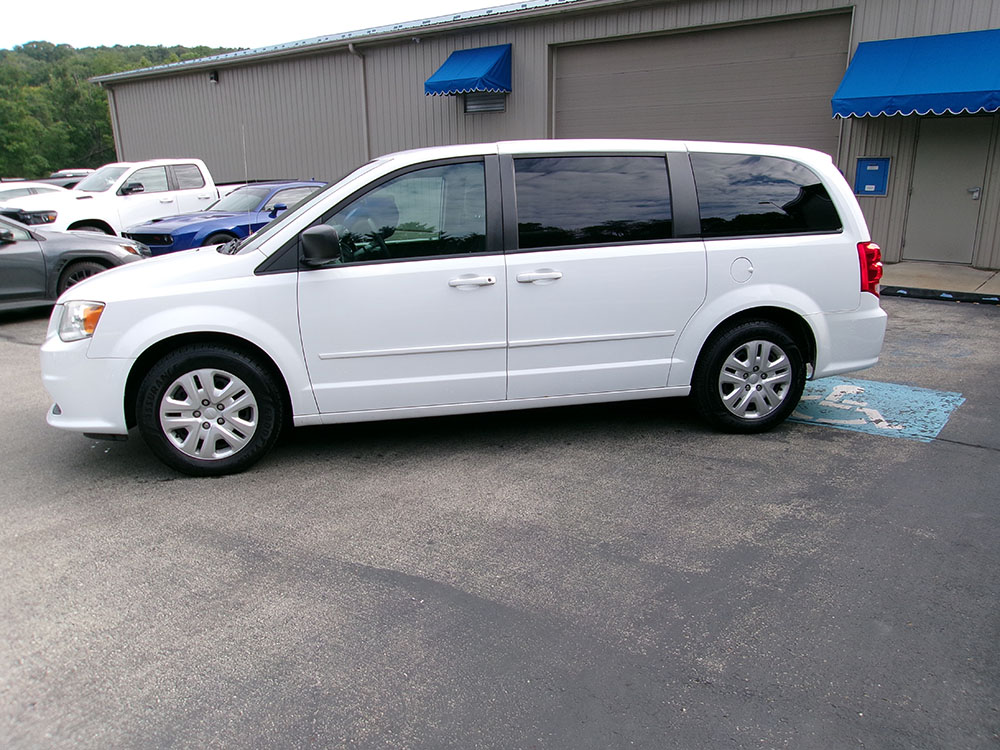 
								2017 Dodge Grand Caravan SE full									