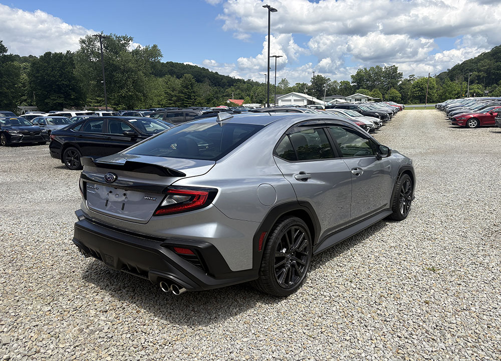 
								2022 Subaru WRX Limited full									