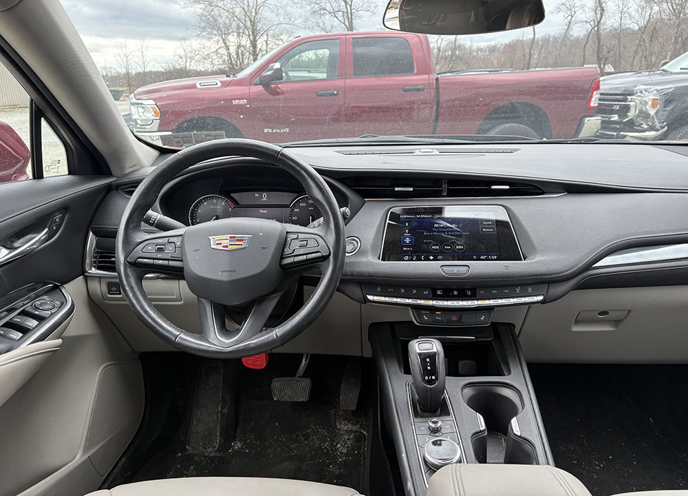 
								2019 Cadillac XT4 Luxury full									