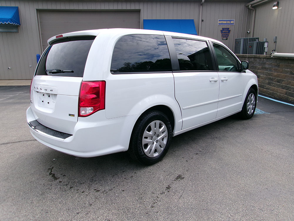 
								2017 Dodge Grand Caravan SE full									