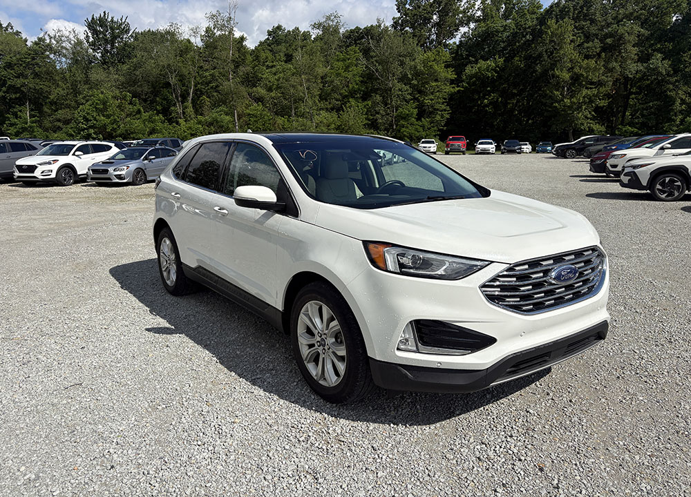 
								2020 Ford Edge Titanium full									