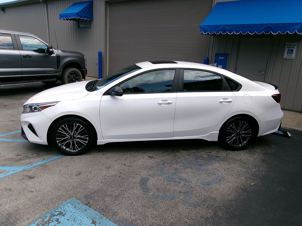 
								2022 KIA Forte GT-Line full									