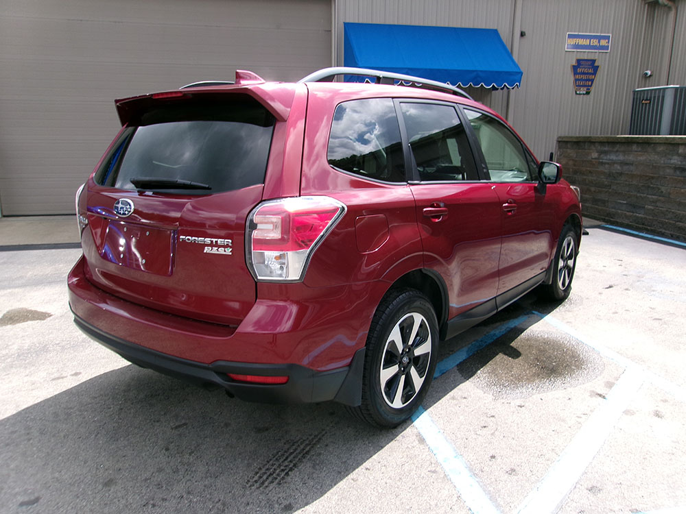 
								2017 Subaru Forester Premium full									