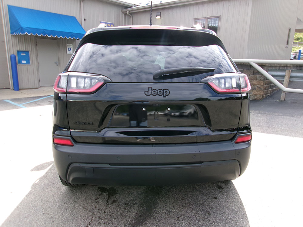 
								2023 Jeep Cherokee Altitude full									