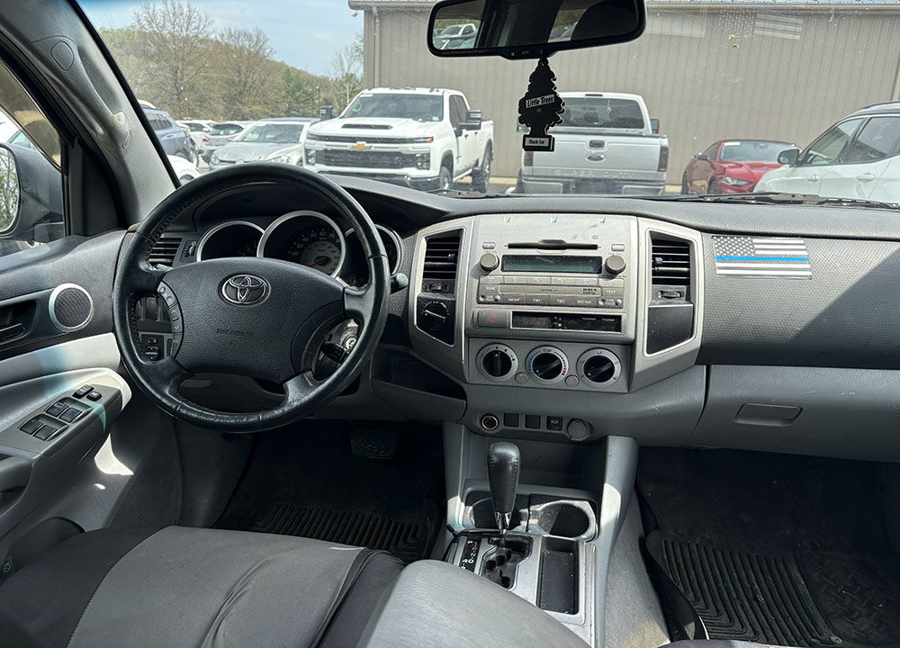 
								2010 Toyota Tacoma full									