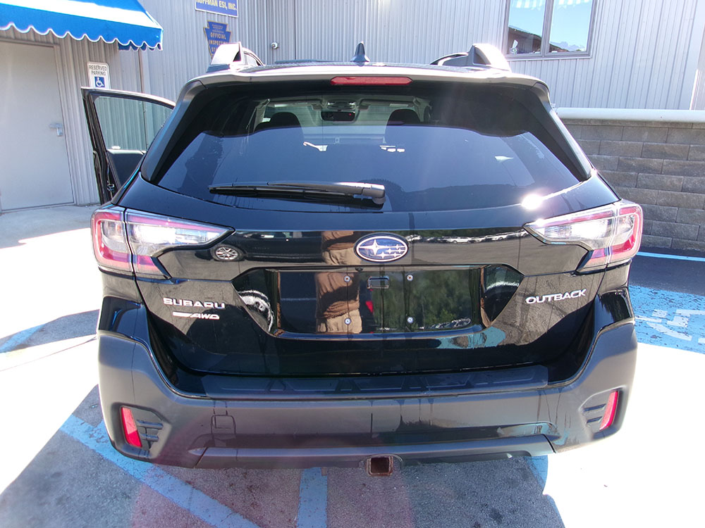 
								2020 Subaru Outback Premium full									