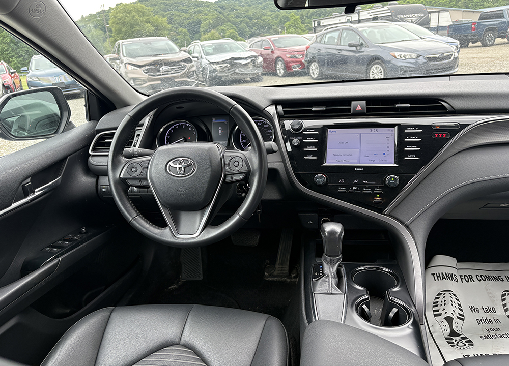 
								2020 Toyota Camry SE full									