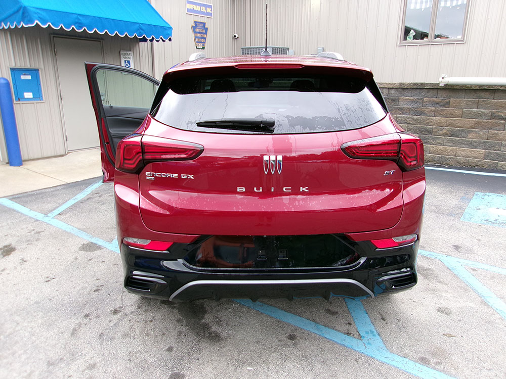 
								2024 Buick Encore GX Sport Touring full									