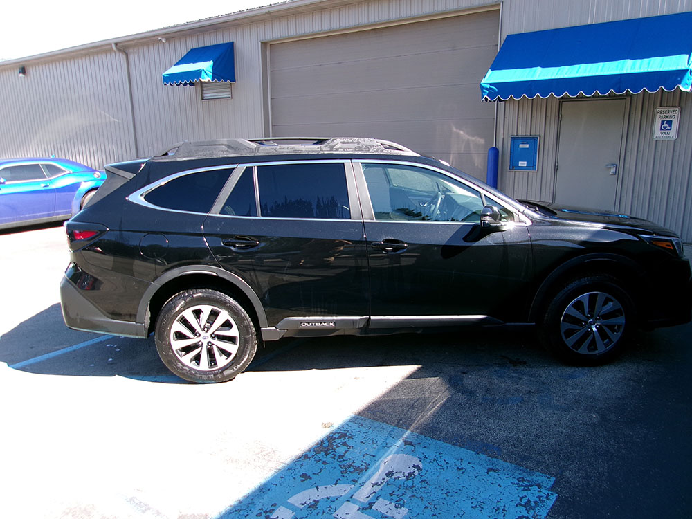 
								2020 Subaru Outback Premium full									