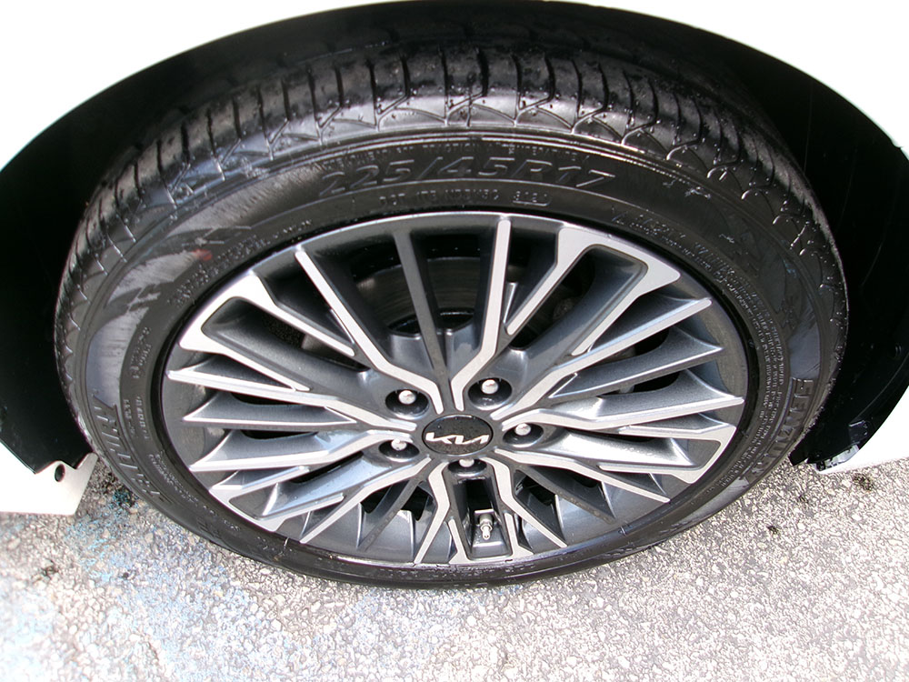 
								2022 KIA Forte GT-Line full									