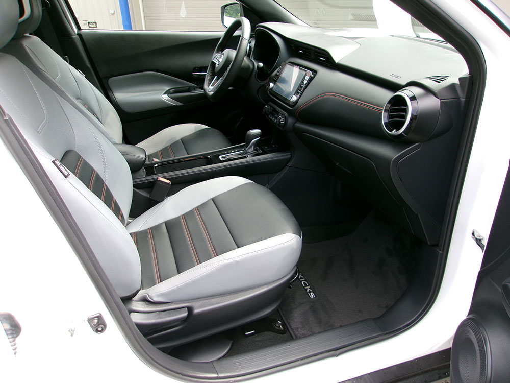 
								2024 Nissan Kicks SR full									