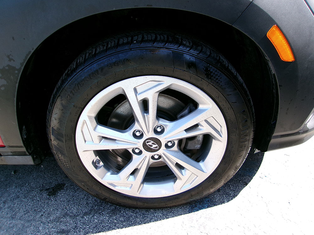 
								2023 Hyundai Kona SEL full									