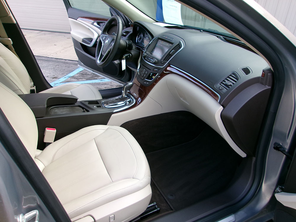 
								2017 Buick Regal Sport Touring full									