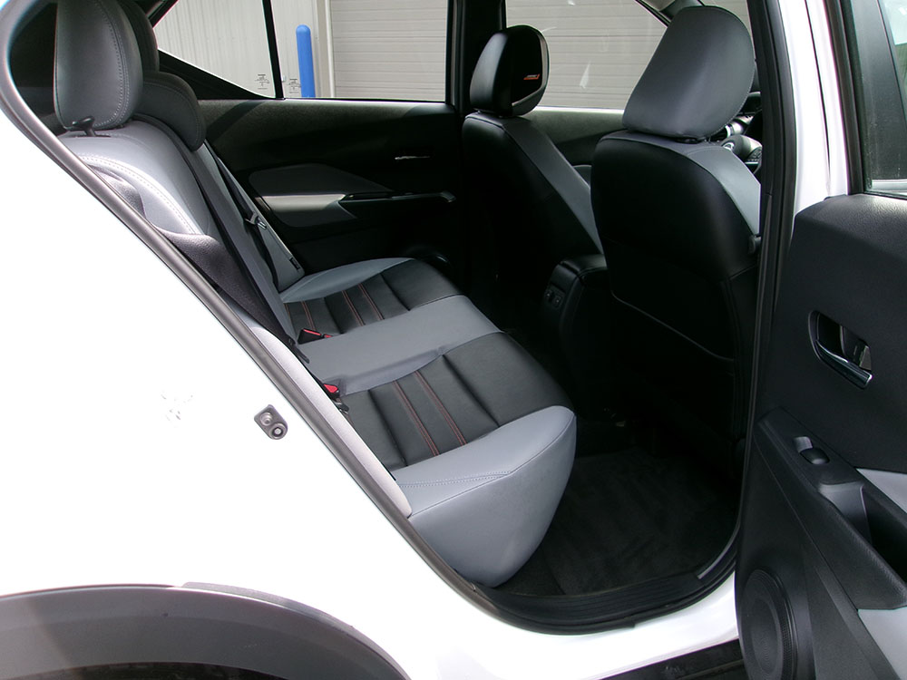 
								2024 Nissan Kicks SR full									