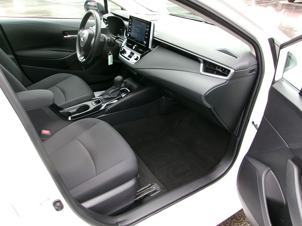 
								2020 Toyota Corolla LE full									