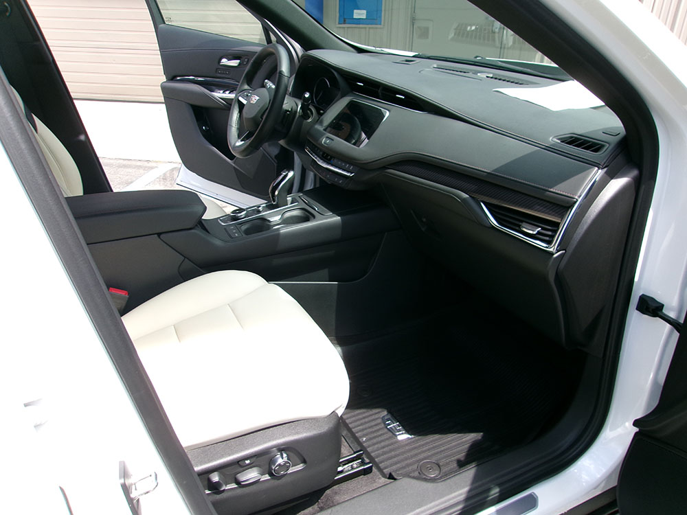 
								2023 Cadillac XT4 Sport full									