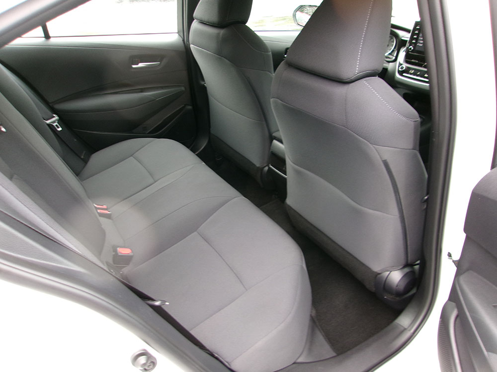 
								2020 Toyota Corolla LE full									