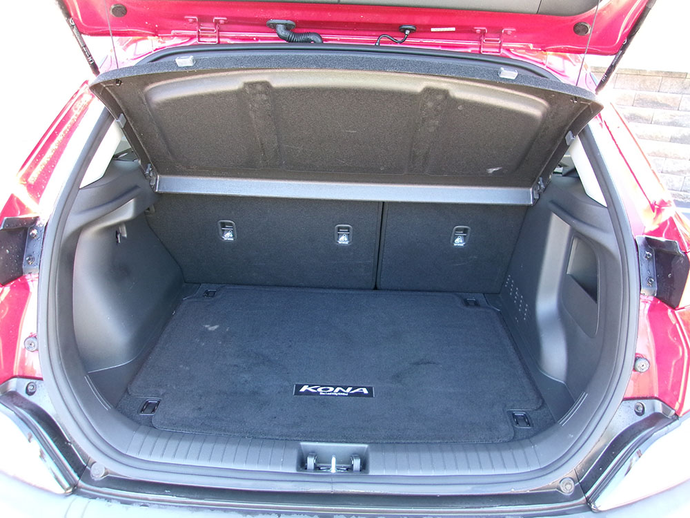 
								2023 Hyundai Kona SEL full									